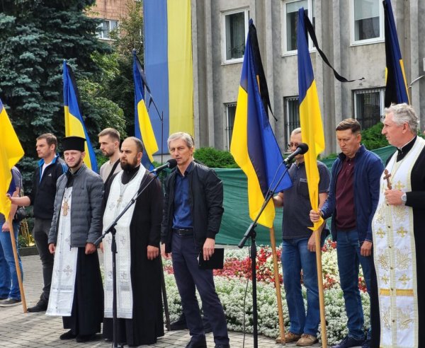 Ковельська громада попрощалася з Героєм Василем Тарасюком Ковельська громада попрощалася з Героєм Василем Тарасюком