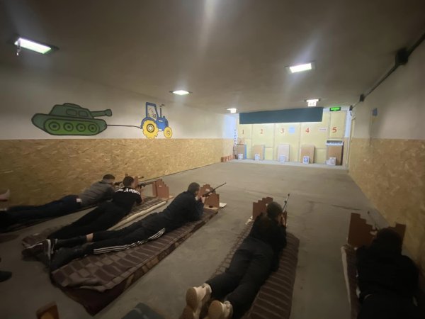 У Ковелі молодь демонструвала свої вміння зі стрільби У Ковелі молодь демонструвала свої вміння зі стрільби