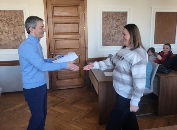 У Ковелі ветеран війни та п’ять родин переселенців отримали ключі від квартир У Ковелі ветеран війни та п’ять родин переселенців отримали ключі від квартир