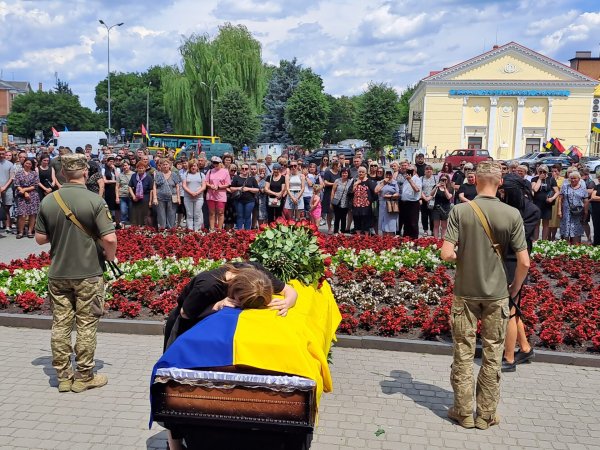 У Ковелі попрощались з 25-річним Героєм Владиславом Саковським