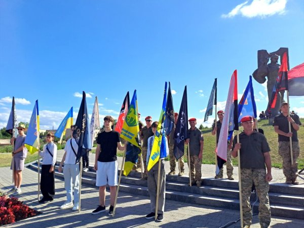 У Ковелі пройшла хода з прапорами бойових підрозділів У Ковелі пройшла хода з прапорами бойових підрозділів