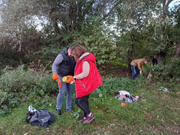 У Ковельській громаді організували осіннє прибирання