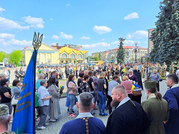 Сьогодні капітану Володимиру Котику мало б виповнитись 52 роки. Ковель попрощався зі своїм Героєм