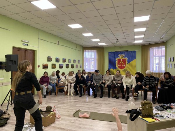Основи домедичної допомоги освоювали працівники управління культури, молоді, спорту та туризму та керівники закладів культури і спорту