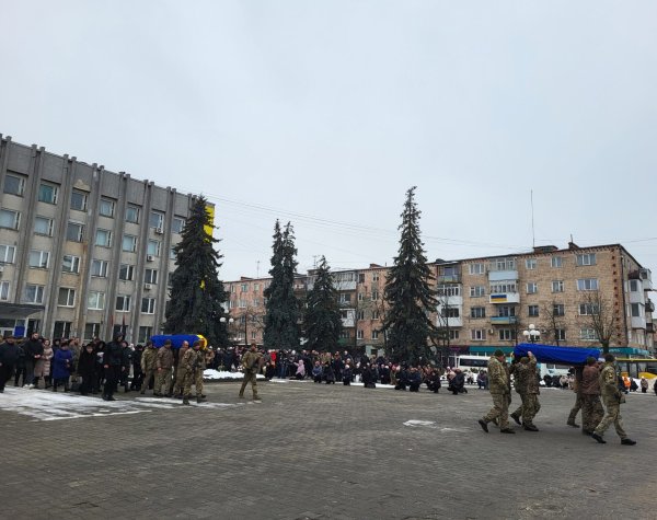 У Ковелі попрощалися з двома воїнами-захисниками Назарієм Бодняком та Вячеславом Тимченком У Ковелі попрощалися з двома воїнами-захисниками Назарієм Бодняком та Вячеславом Тимченком