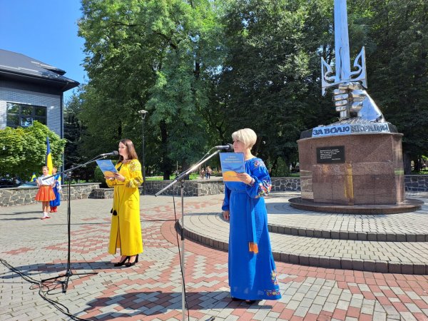 У Ковелі урочисто підняли Державний Прапор України