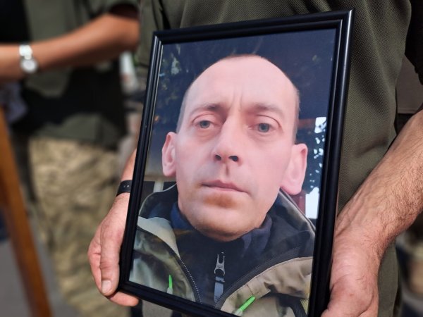 Ковель попрощався із Захисником Віталієм Півнем Ковель попрощався із Захисником Віталієм Півнем