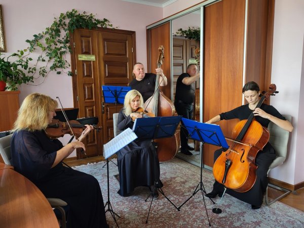 У ЦНАПі Ковеля військовий з коханою першими зареєстрували шлюб У ЦНАПі Ковеля військовий з коханою першими зареєстрували шлюб