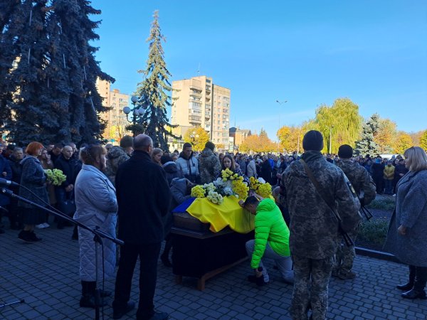Назавжди 22. Ковельчани віддали останню шану молодому Герою Марку Данилюку