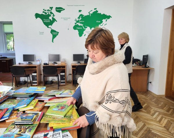 Бібліотеки нашої громади отримали нові книги