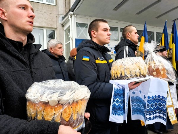 Віддав життя за Україну: у Ковелі попрощались з Героєм Романом Грушевінчуком