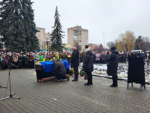 Обіцяв повернутись додому: ковельчани попрощались з Героєм Сергієм Оніщуком Обіцяв повернутись додому: ковельчани попрощались з Героєм Сергієм Оніщуком