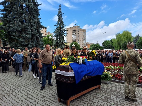 Мав серце і витривалість воїна: у Ковелі провели в останню дорогу Героя Павла Шайтана