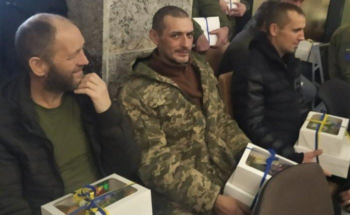 Молодь та діти влаштували свято для поранених воїнів
