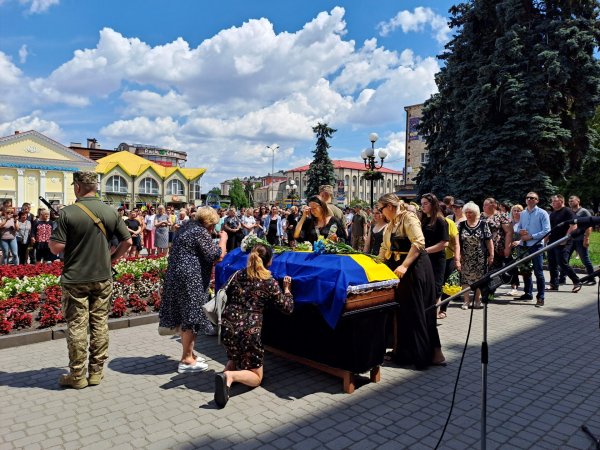 У Ковелі попрощались з 25-річним Героєм Владиславом Саковським