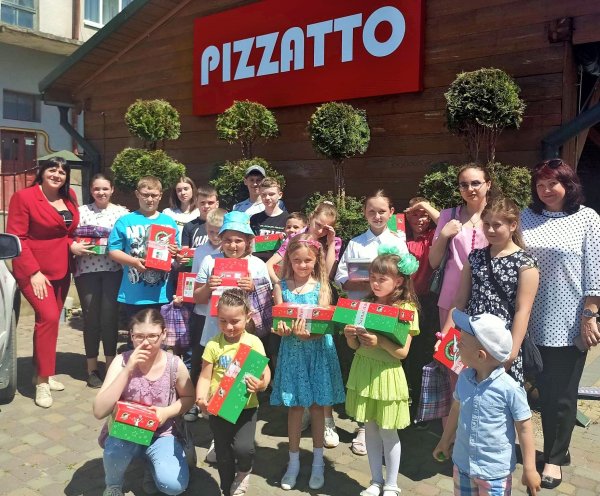 Дорослі з нагоди Міжнародного дня захисту дітей підготували подарунки діткам, позбавленим батьківського піклування, та тим, які зараз у лікарні