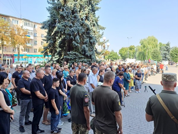 Назавжди в строю: ковельчани попрощались з Героєм Володимиром Гузем