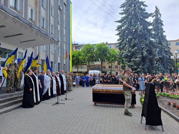 Назавжди 46: ковельчани попрощались з Героєм Сергієм Булавкою