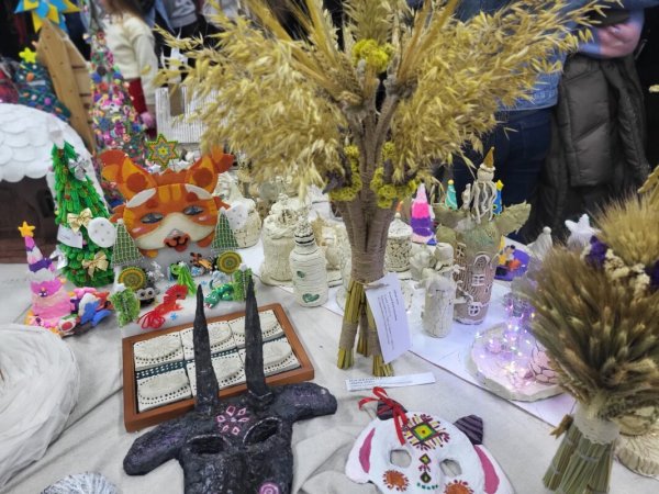 У Ковелі відкрили рекордну 31-шу виставку дитячого малюнка «Зимовий калейдоскоп. З вірою у Перемогу!»