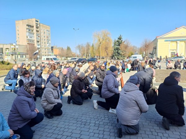 У Ковелі попрощалися із загиблим воїном Миколою Сахарчуком У Ковелі попрощалися із загиблим воїном Миколою Сахарчуком
