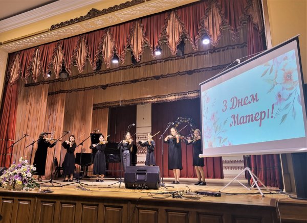 Зворушливо, до сліз, щиро та з любов’ю сьогодні вітали у Ковелі матерів зі святом