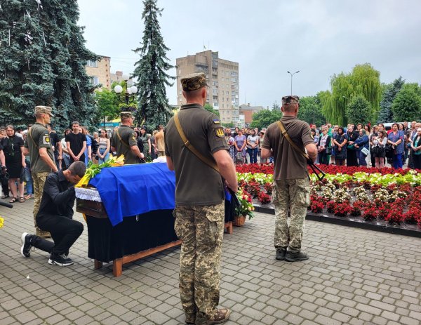 У Ковелі провели в останню земну дорогу Героя Віталія Кушнірчука