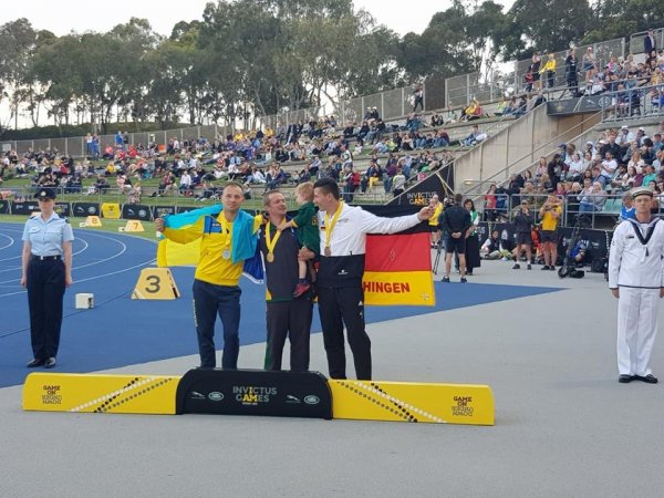 Українські військові вражають суперзірок футболу: у волинянина Василя Омельченка - золота та срібна медалі на «Іграх Нескорених» Українські військові вражають суперзірок футболу: у волинянина Василя Омельченка - золота та срібна медалі на «Іграх Нескорених»