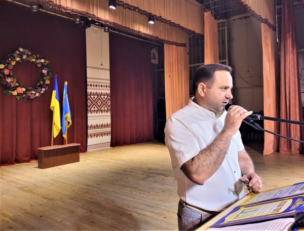 Випускникам ліцею №3 імені Лесі Українки вручили свідоцтва про здобуття повної загальної середньої освіти Випускникам ліцею №3 імені Лесі Українки вручили свідоцтва про здобуття повної загальної середньої освіти