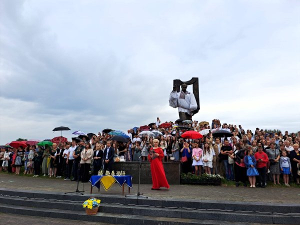 У Ковелі відбувся фестиваль шкільного вальсу У Ковелі відбувся фестиваль шкільного вальсу