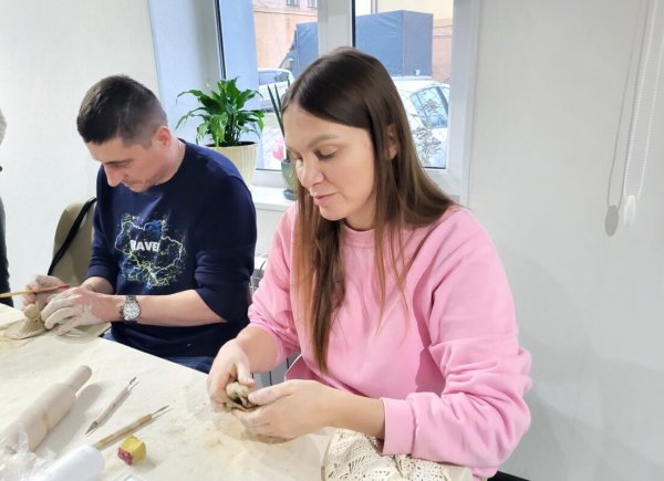 Гончарні заняття для ветеранів: творчість, що допомагає та підтримує захисників