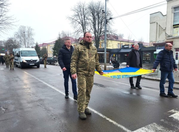 Ковель попрощався з Героєм Романом Кондратюком, який з липня вважався безвісти зниклим Ковель попрощався з Героєм Романом Кондратюком, який з липня вважався безвісти зниклим