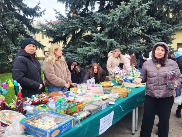 У Ковелі на Великодньому ярмарку зібрали майже 192 тисячі гривень для військових У Ковелі на Великодньому ярмарку зібрали майже 192 тисячі гривень для військових