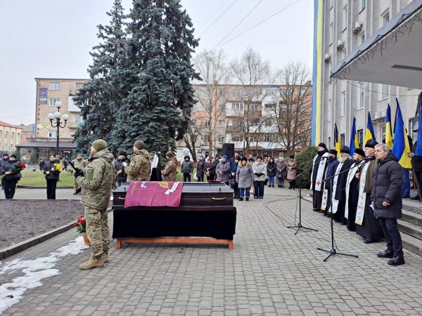У Ковелі провели в останню земну дорогу Захисника України Олександра Суся У Ковелі провели в останню земну дорогу Захисника України Олександра Суся