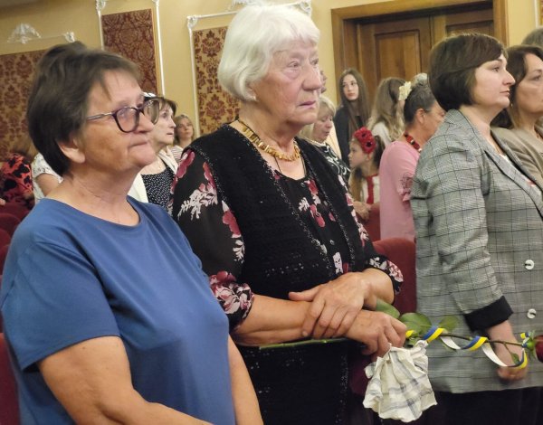 29 років Основному Закону України: напередодні Дня Конституції вручили нагороди рідним Героїв, яких вони удостоєні посмертно 29 років Основному Закону України: напередодні Дня Конституції вручили нагороди рідним Героїв, яких вони удостоєні посмертно