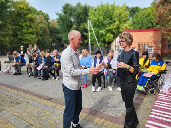 З нагоди Дня фізичної культури і спорту у Ковелі нагородили спортсменів та тренерів З нагоди Дня фізичної культури і спорту у Ковелі нагородили спортсменів та тренерів