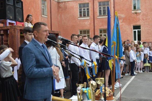 У ковельських школах пролунав останній дзвоник У ковельських школах пролунав останній дзвоник