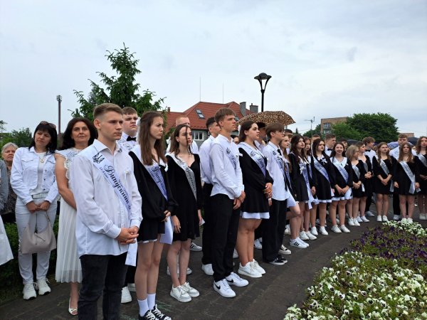 У Ковелі відбувся фестиваль шкільного вальсу У Ковелі відбувся фестиваль шкільного вальсу