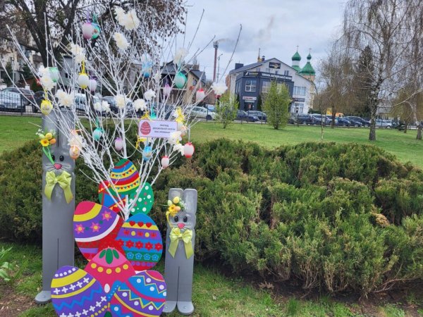 У Ковелі в парку Шевченка з’явилися 37 великодніх інсталяцій конкурсу «Писанко, дивуй» У Ковелі в парку Шевченка з’явилися 37 великодніх інсталяцій конкурсу «Писанко, дивуй»