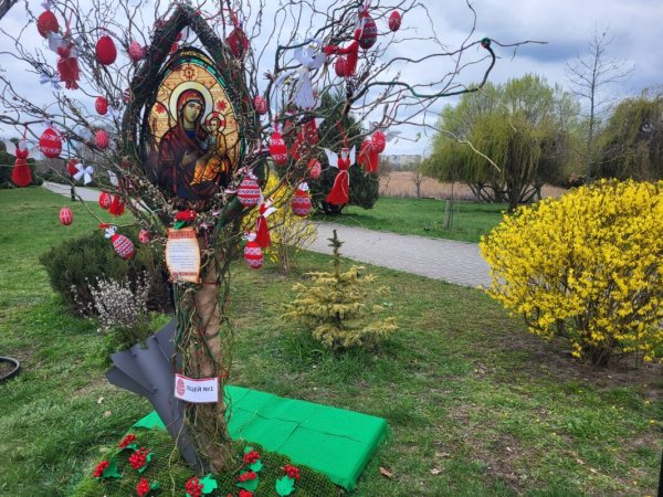 У Ковелі в парку Шевченка з’явилися 37 великодніх інсталяцій конкурсу «Писанко, дивуй» У Ковелі в парку Шевченка з’явилися 37 великодніх інсталяцій конкурсу «Писанко, дивуй»