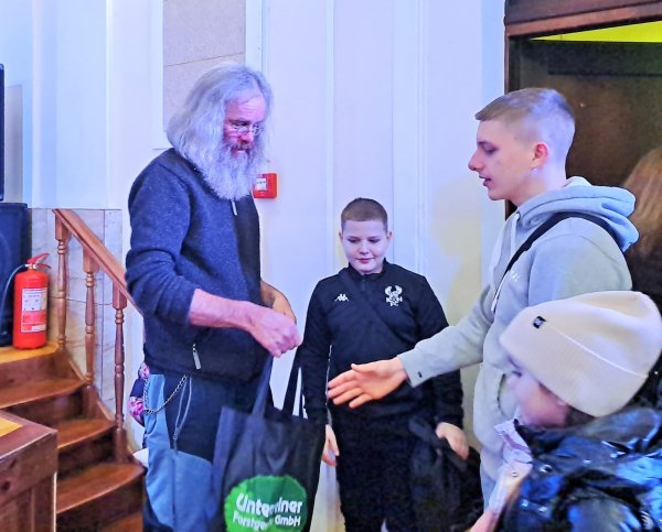 У Ковелі з благодійною місією перебувала делегація з міста Вальсроде У Ковелі з благодійною місією перебувала делегація з міста Вальсроде