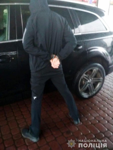 За хабар та підробку документів затримано офіцера та колишнього працівників Ковельського військкомату