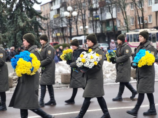 Обіцяв повернутись додому: ковельчани попрощались з Героєм Сергієм Оніщуком Обіцяв повернутись додому: ковельчани попрощались з Героєм Сергієм Оніщуком