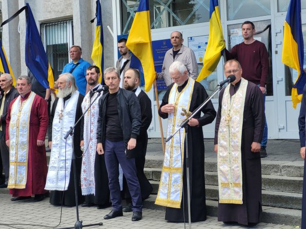 У Ковелі провели у Небесне військо 35-річного сержанта поліції Дмитра Сергієнка У Ковелі провели у Небесне військо 35-річного сержанта поліції Дмитра Сергієнка