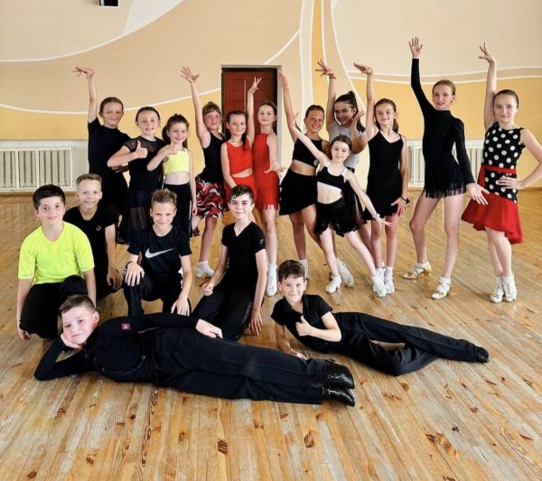 Клуб бального танцю «Модерн» проводить набір діток від 4 років