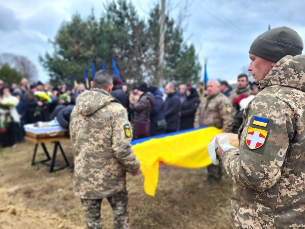 Його серце зупинилось: наша громада віддала останню шану Герою Михайлу Рудню Його серце зупинилось: наша громада віддала останню шану Герою Михайлу Рудню