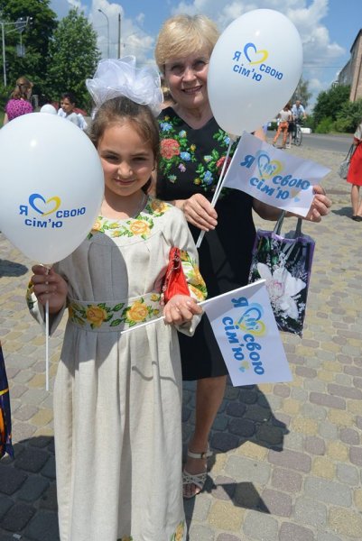 Хода на захист дітей і сім’ї об’єднала кількасот ковельчан ФОТО Хода на захист дітей і сім’ї об’єднала кількасот ковельчан ФОТО