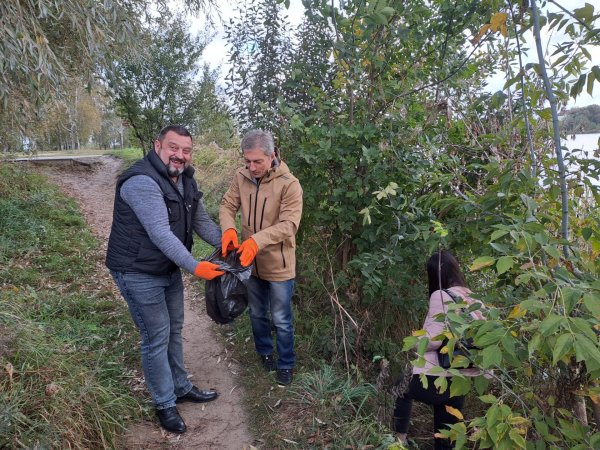 У Ковельській громаді організували осіннє прибирання
