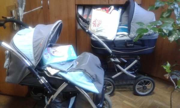 Благодійники подарували ковельським сім'ям, які опинилися у скруті, дитячі візочки, підгузки, одяг, взуття, продукти харчування та іграшки