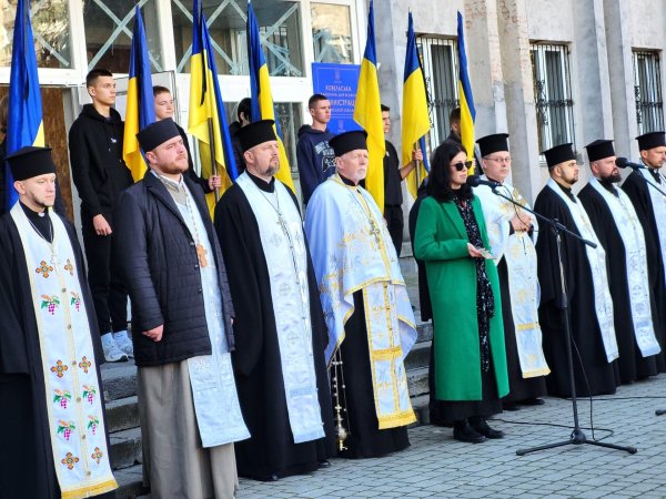 Назавжди в строю: ковельчани попрощались з Героєм Юрієм Халецьким