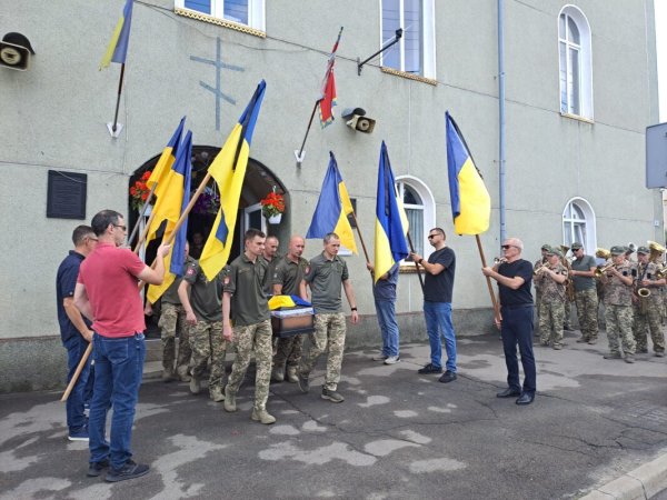 Ковельська громада попрощалася із Захисником України Валентином Колочуном